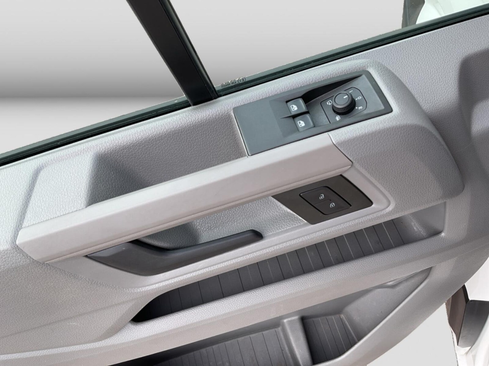 Volkswagen Crafter Kasten mittlerer Radstand – Bild 16