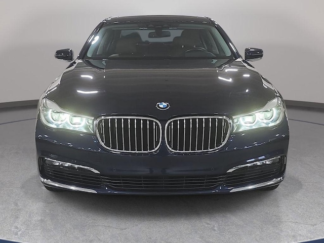 2018 BMW 740i