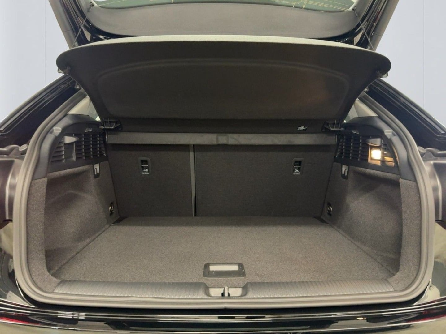 Bild über Audi Q2 advanced 35 TFSI 110(150) kW(PS) S tronic - für weitere Informationen kontaktieren Sie den Audi Partner