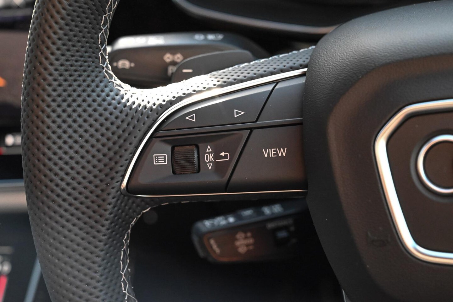 Image about Audi Q7 SUV Q7 S line TDI quattro tiptronic