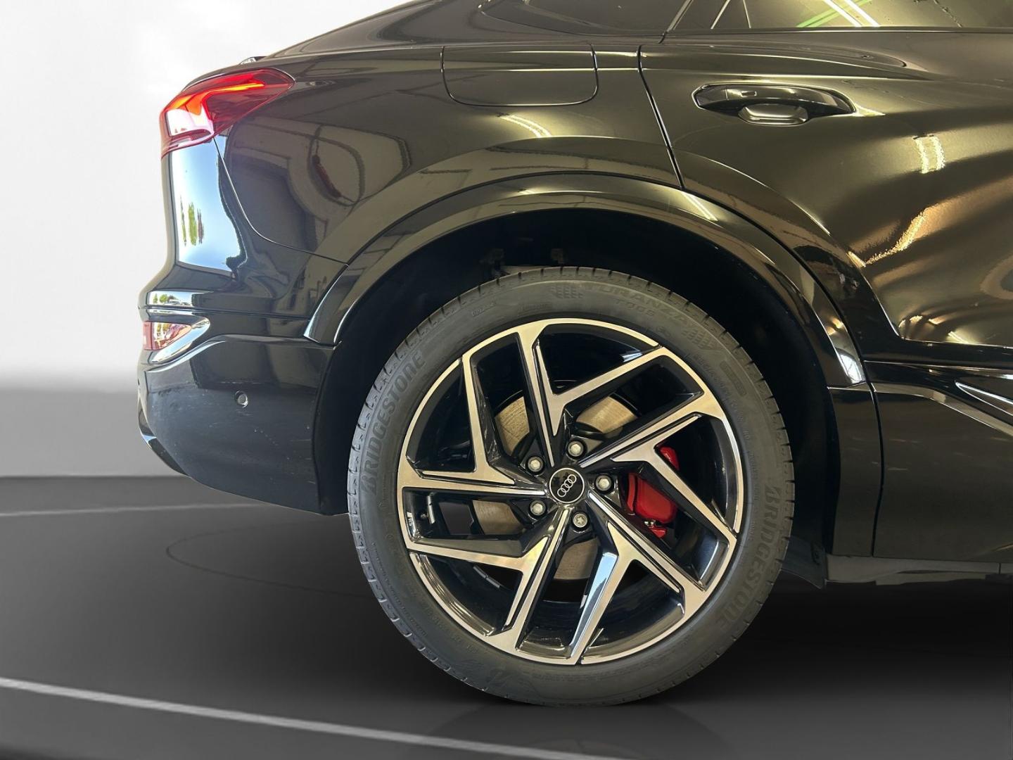 Image about Audi SQ6 Sportback e-tron e-tron