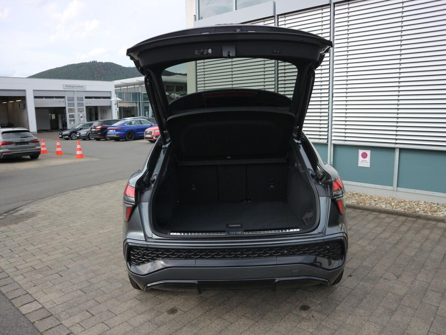 Bild über Audi Q3 Sportback TFSI quattro 150 kW S tronic - für weitere Informationen kontaktieren Sie den Audi Partner