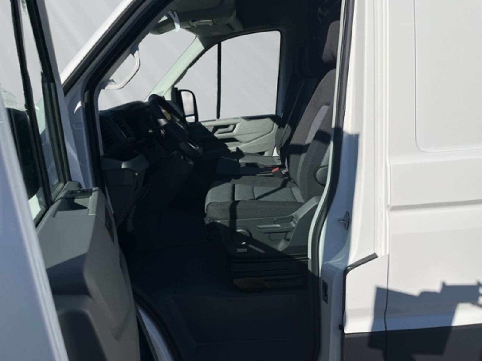 Volkswagen Crafter Kasten mittlerer Radstand – Bild 6