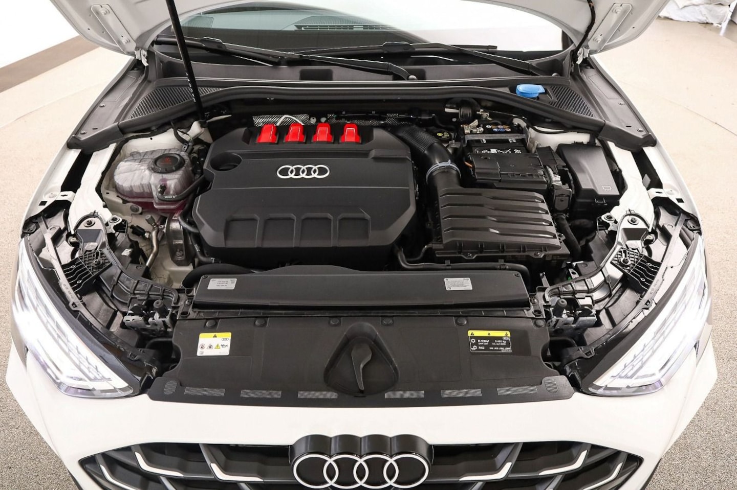 Bild über Audi S3 Sportback TFSI quattro S tronic - für weitere Informationen kontaktieren Sie den Audi Partner