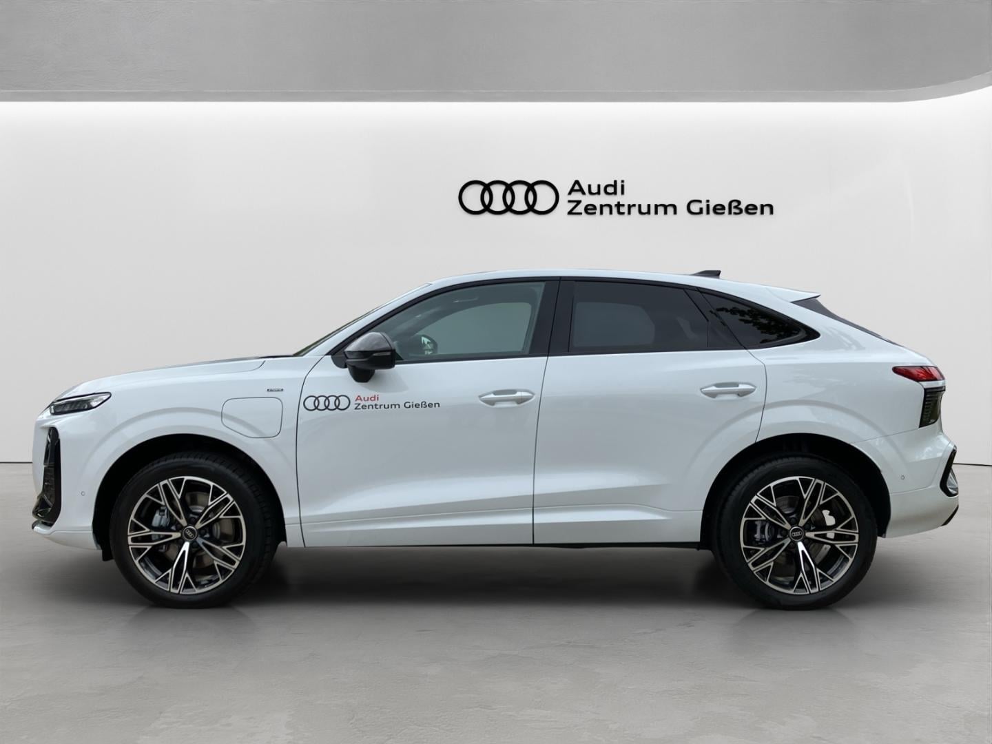 Bild über Audi Q3 Sportback e-hybrid e-hybrid 200 kW S tronic - für weitere Informationen kontaktieren Sie den Audi Partner