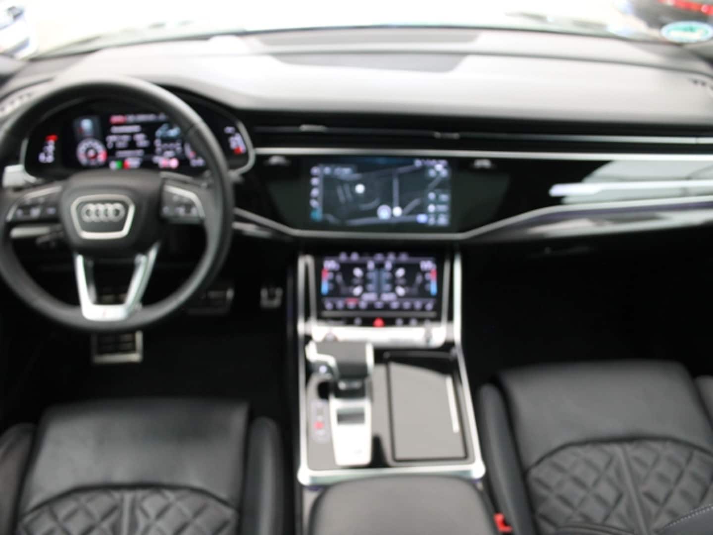 Bild über Audi SQ8 TFSI quattro tiptronic - für weitere Informationen kontaktieren Sie den Audi Partner