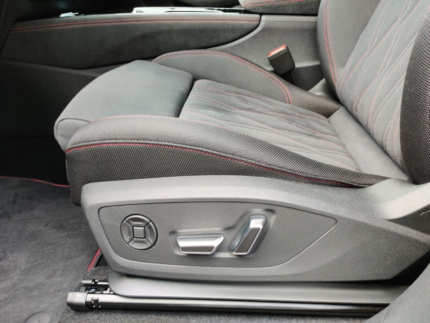 Bild über Audi Q3 Sportback TDI 110 kW S tronic - für weitere Informationen kontaktieren Sie den Audi Partner