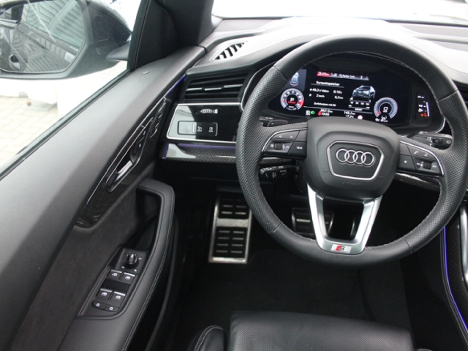 Audi SQ8 SUV