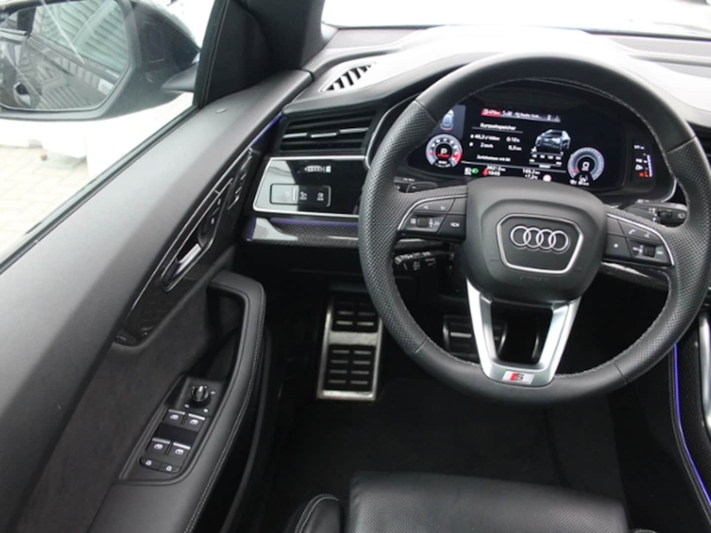 Bild über Audi SQ8 TFSI quattro tiptronic - für weitere Informationen kontaktieren Sie den Audi Partner