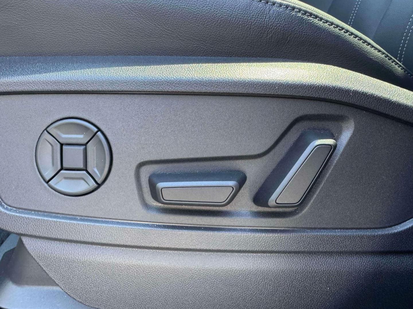 2025 Audi Q5 Premium - Photo 13