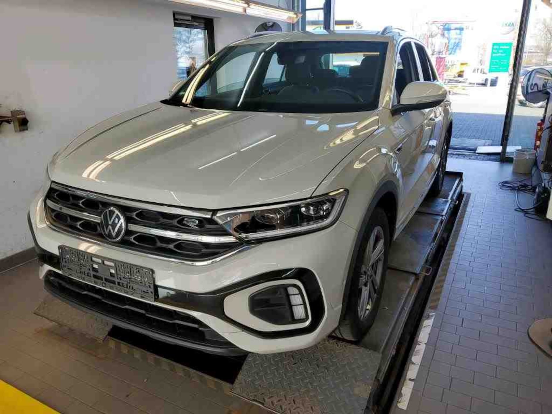 Volkswagen T-Roc — Volkswagen T-Roc T-Roc 1.0 TSI R-Line ACC/Kamera/Navi