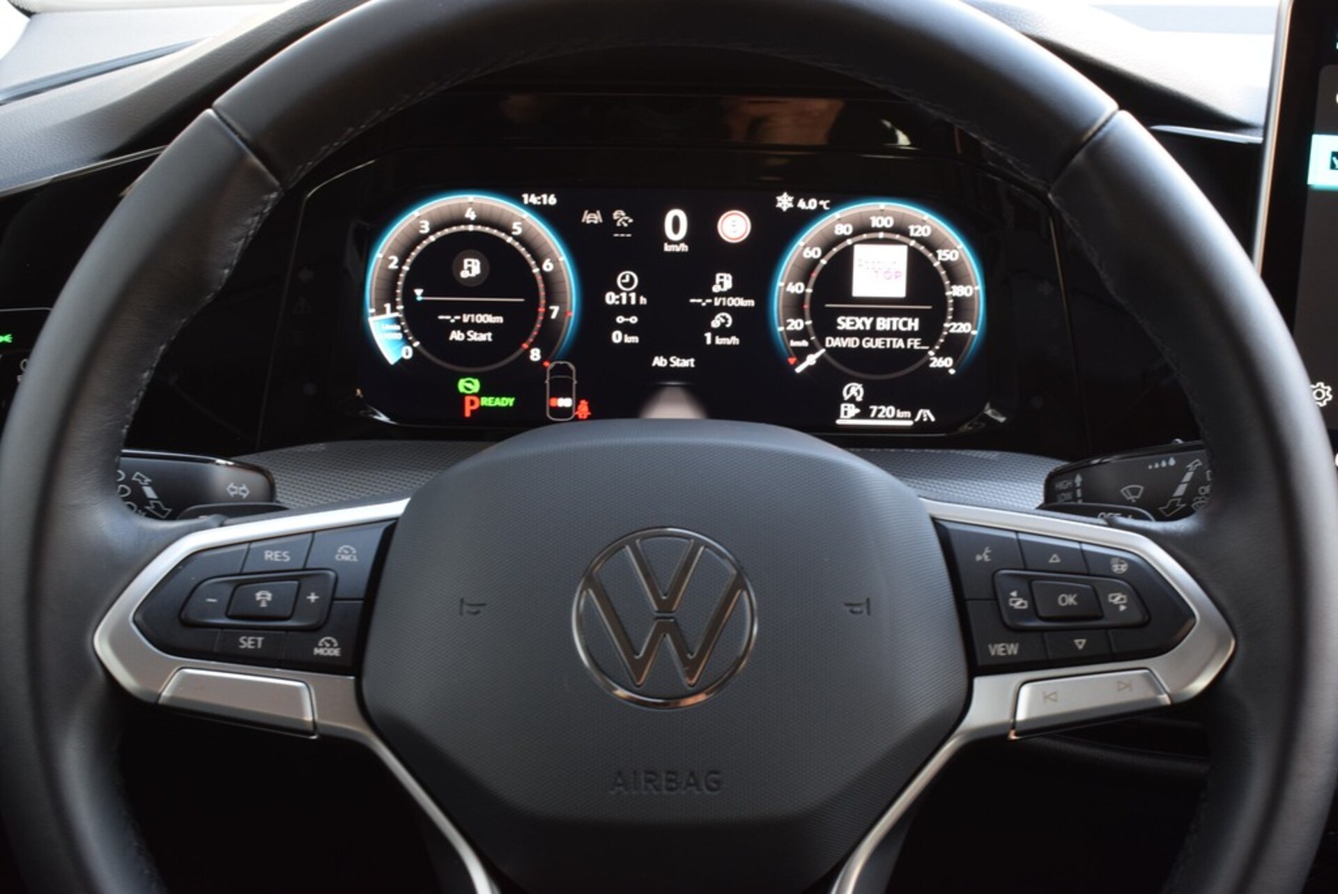 Volkswagen Golf Style