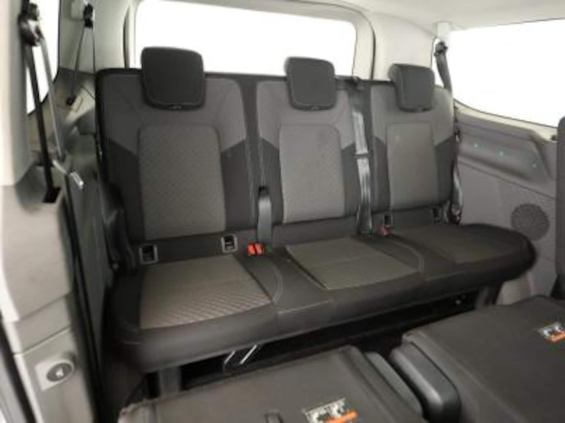 Volkswagen Caravelle Style