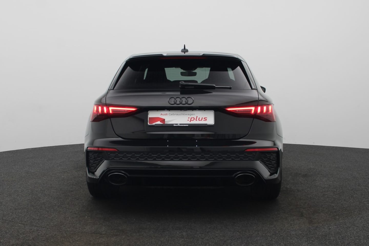 Bild über Audi RS 3 Sportback TFSI quattro S tronic - für weitere Informationen kontaktieren Sie den Audi Partner