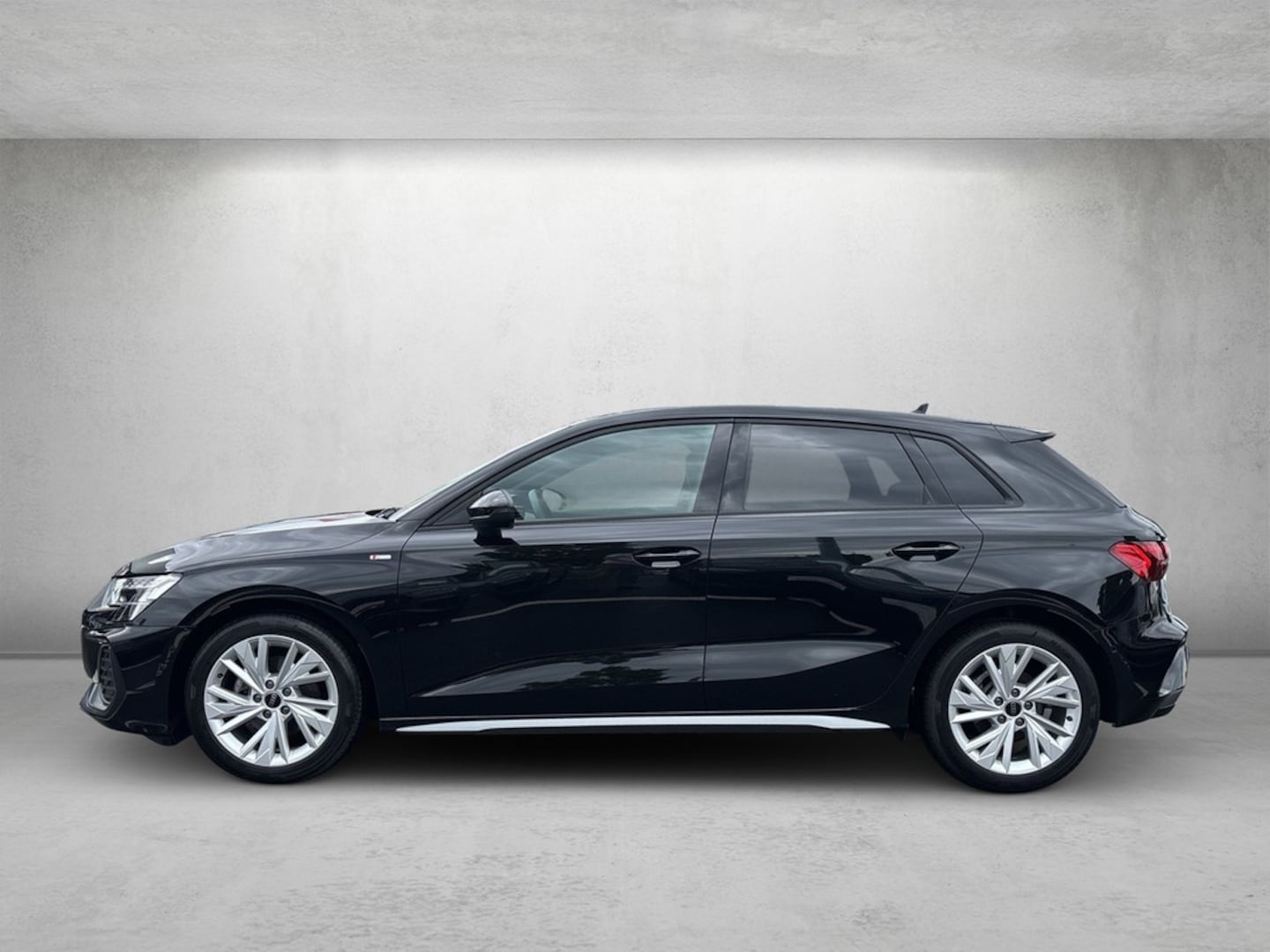 Bild über Audi A3 Sportback S line 30 TFSI S tronic - für weitere Informationen kontaktieren Sie den Audi Partner