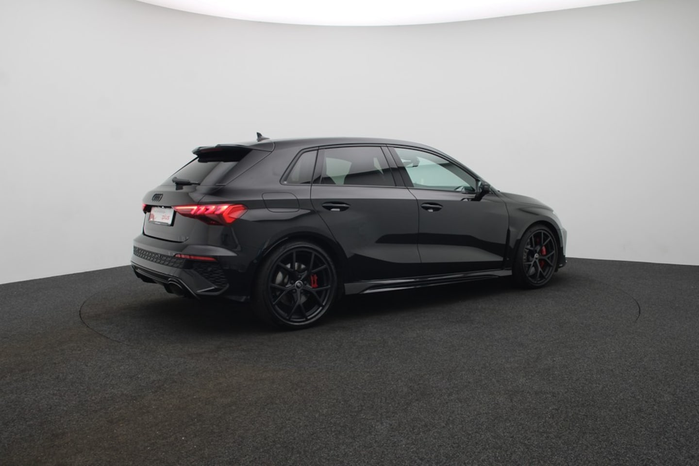 Bild über Audi RS 3 Sportback TFSI quattro S tronic - für weitere Informationen kontaktieren Sie den Audi Partner