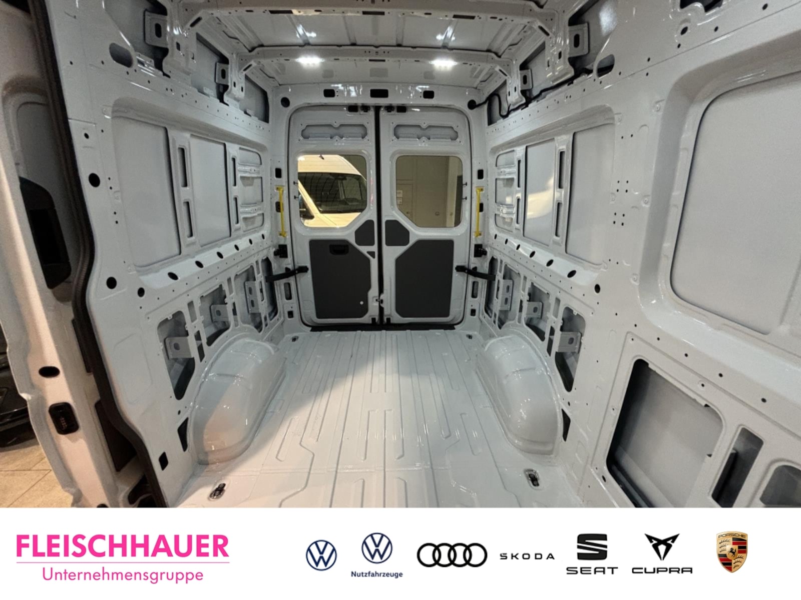 Volkswagen Crafter Kasten mittlerer Radstand – Bild 15