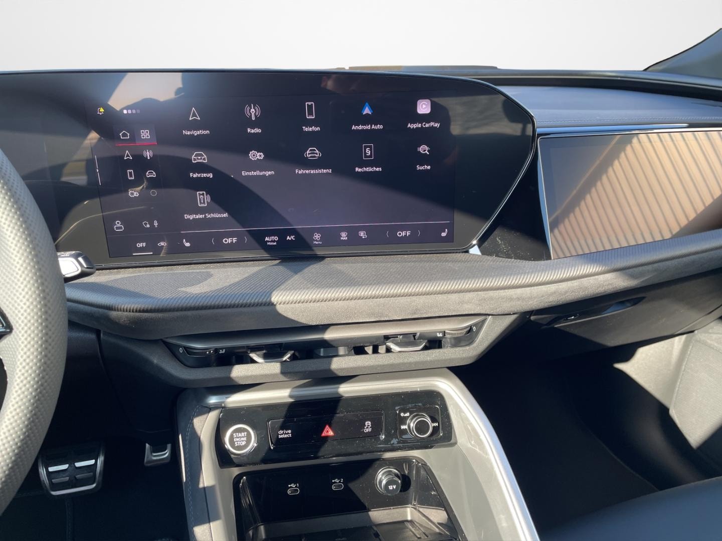 Bild über Audi Q5 SUV TDI quattro 150 kW S tronic - für weitere Informationen kontaktieren Sie den Audi Partner