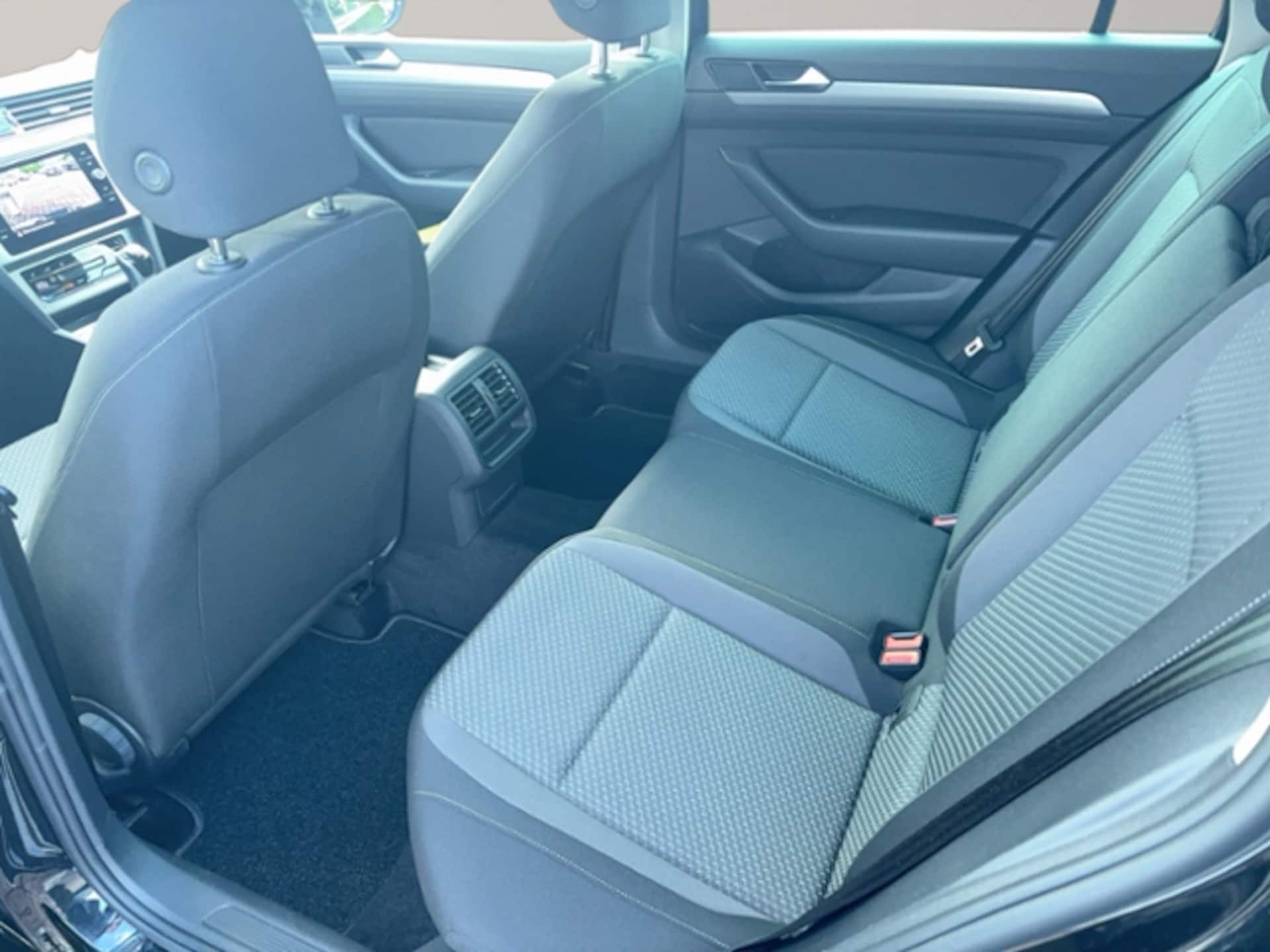 Volkswagen Passat Variant Basis-Modell