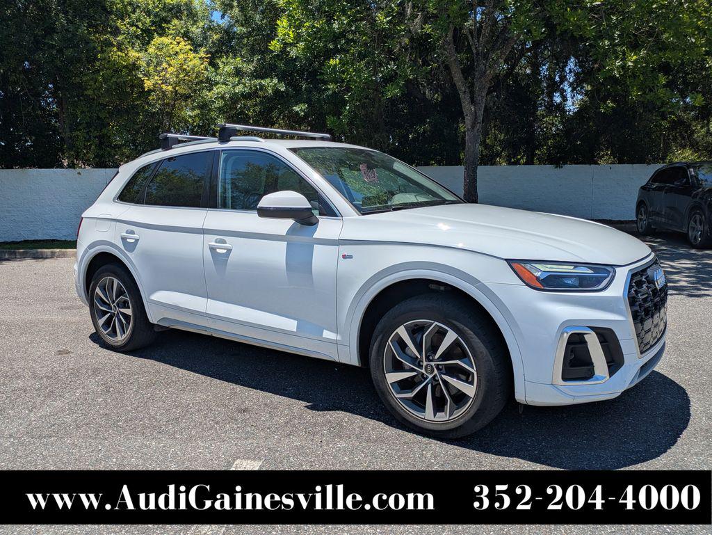 2022 Audi Q5 45 Premium's photo