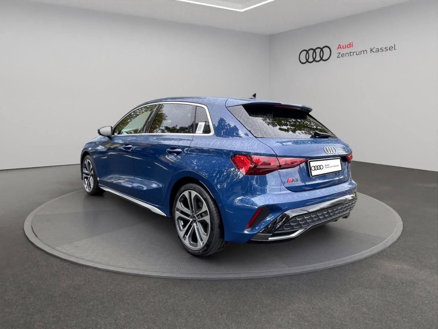 Bild über Audi A3 Sportback S line 35 TFSI S tronic - für weitere Informationen kontaktieren Sie den Audi Partner