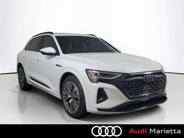 Photo of 2024 Audi Q8 e-tron 