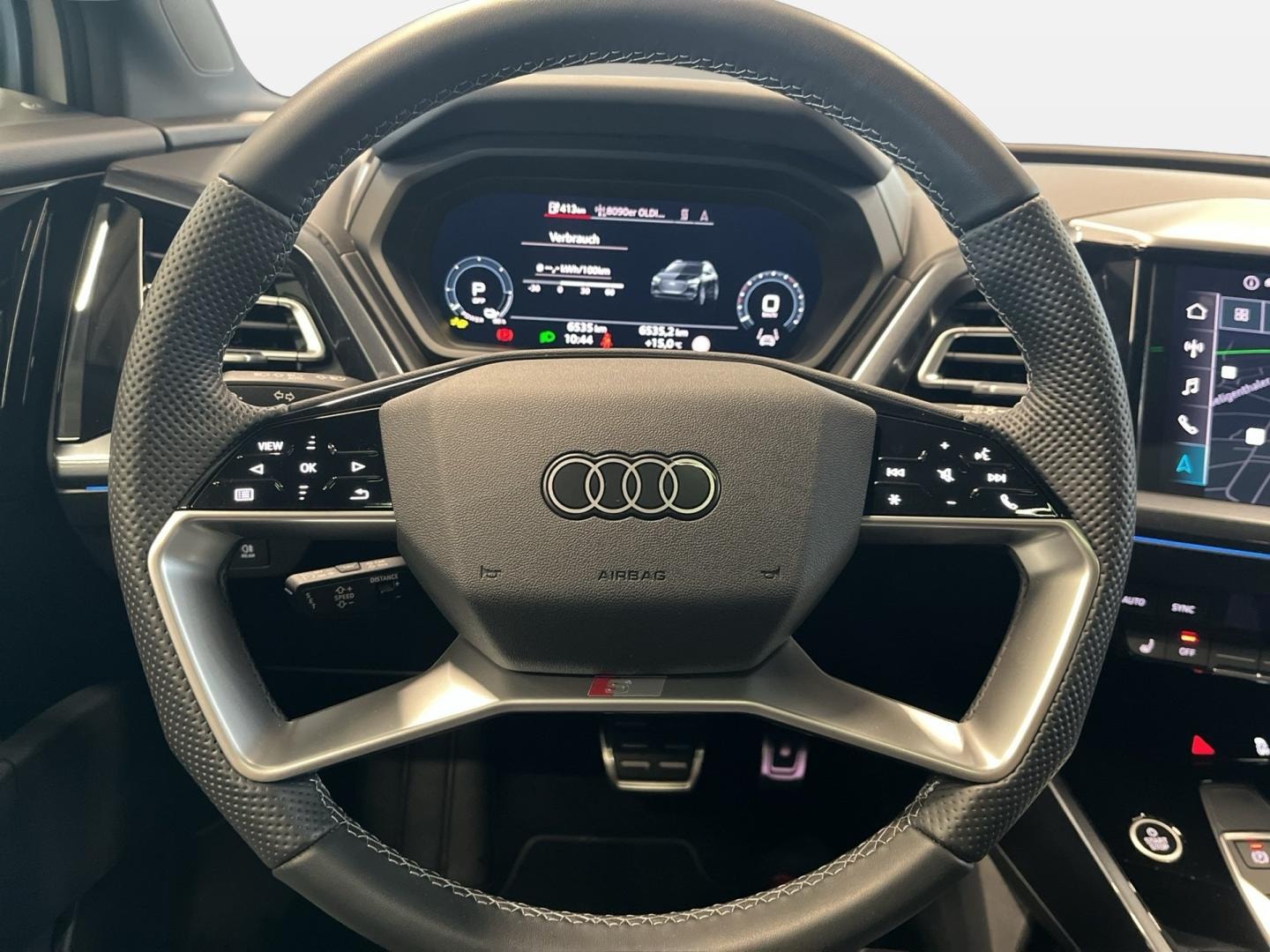 Bild über Audi Q4 e-tron 40 e-tron - für weitere Informationen kontaktieren Sie den Audi Partner