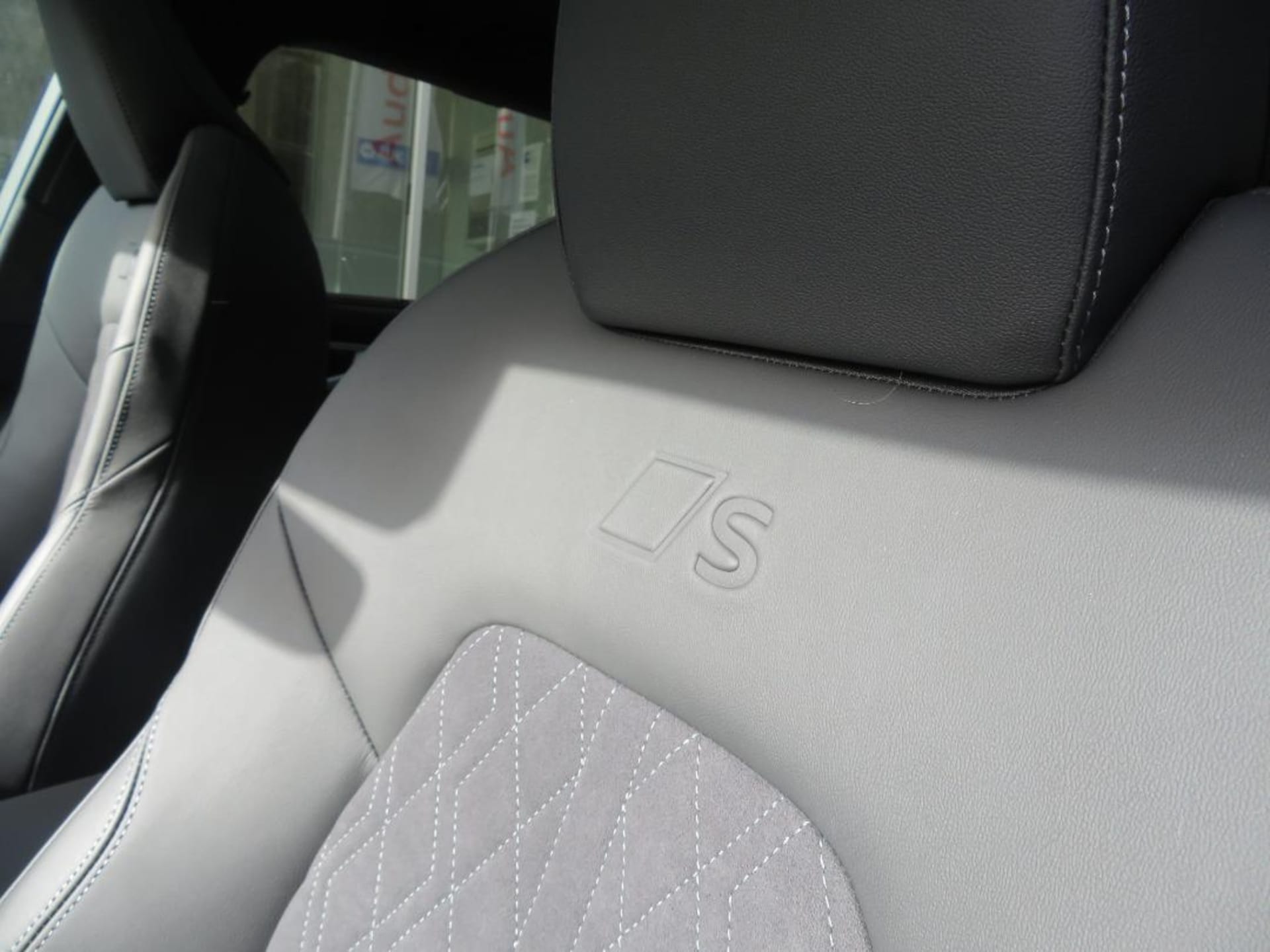 Audi A6 Avant edition one