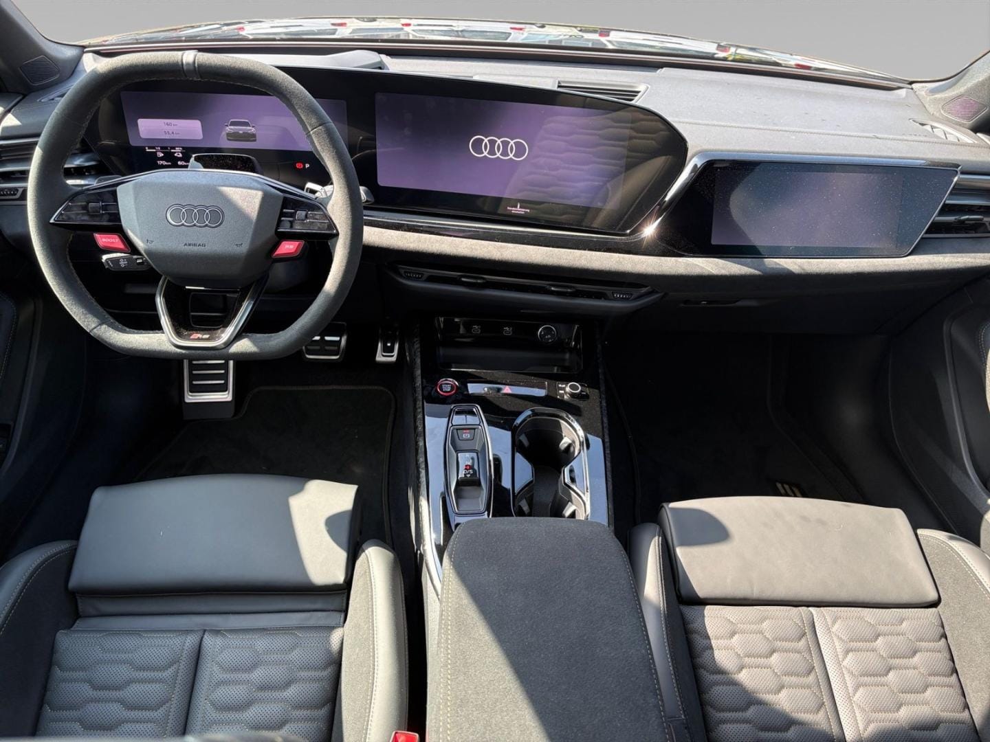 Bild über Audi RS 5 Limousine TFSI quattro 470 kW tiptronic - für weitere Informationen kontaktieren Sie den Audi Partner