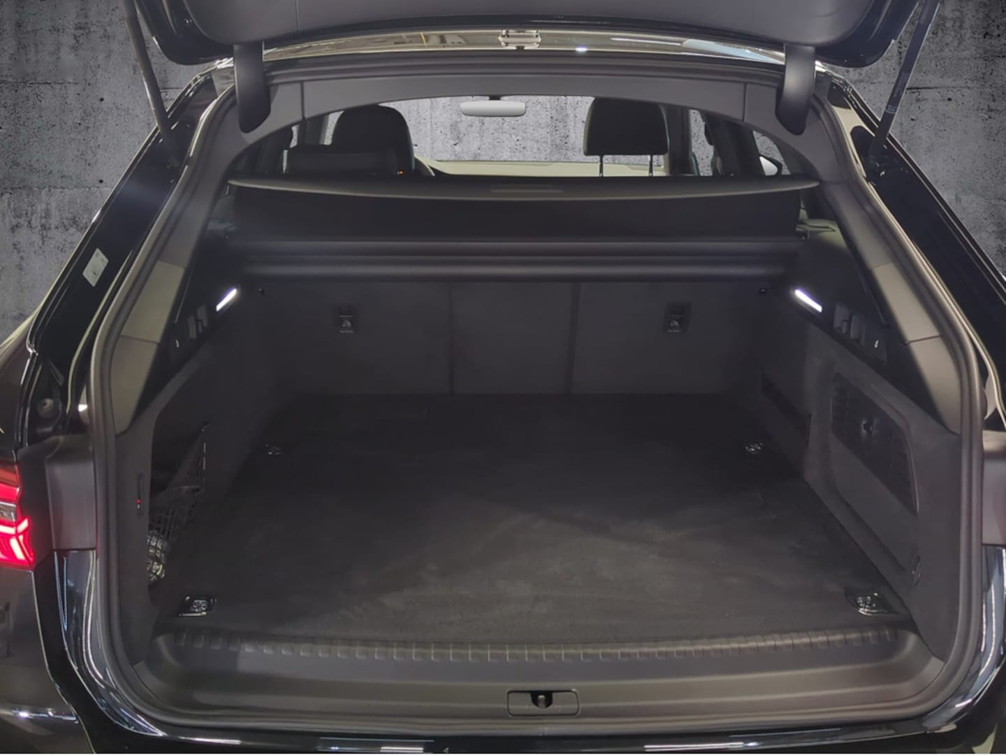 Bild über Audi A6 Avant TFSI e advanced 50 TFSI e quattro S tronic - für weitere Informationen kontaktieren Sie den Audi Partner