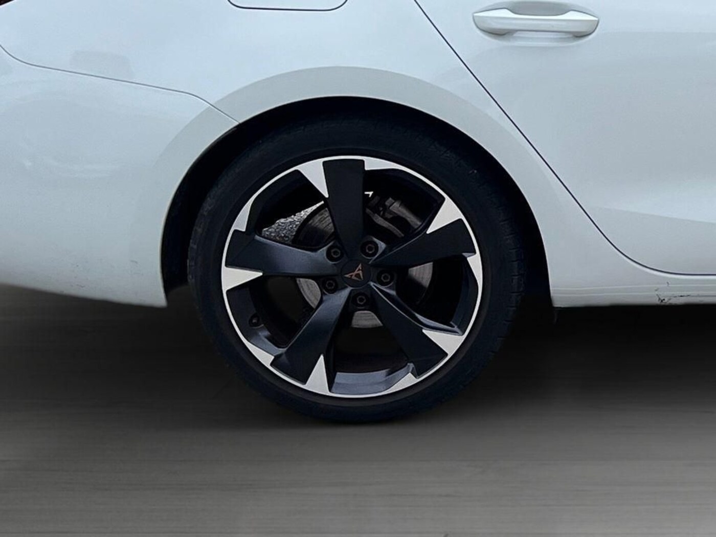 CUPRA Leon Sportstourer 1.5 eTSI Tech Edition DSG 110 kW (150 CV) — photo 8
