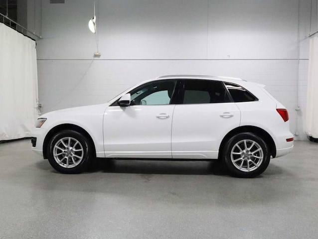 Used 2012 Audi Q5 Premium with VIN WA1LFAFP6CA127852 for sale in Novi, MI