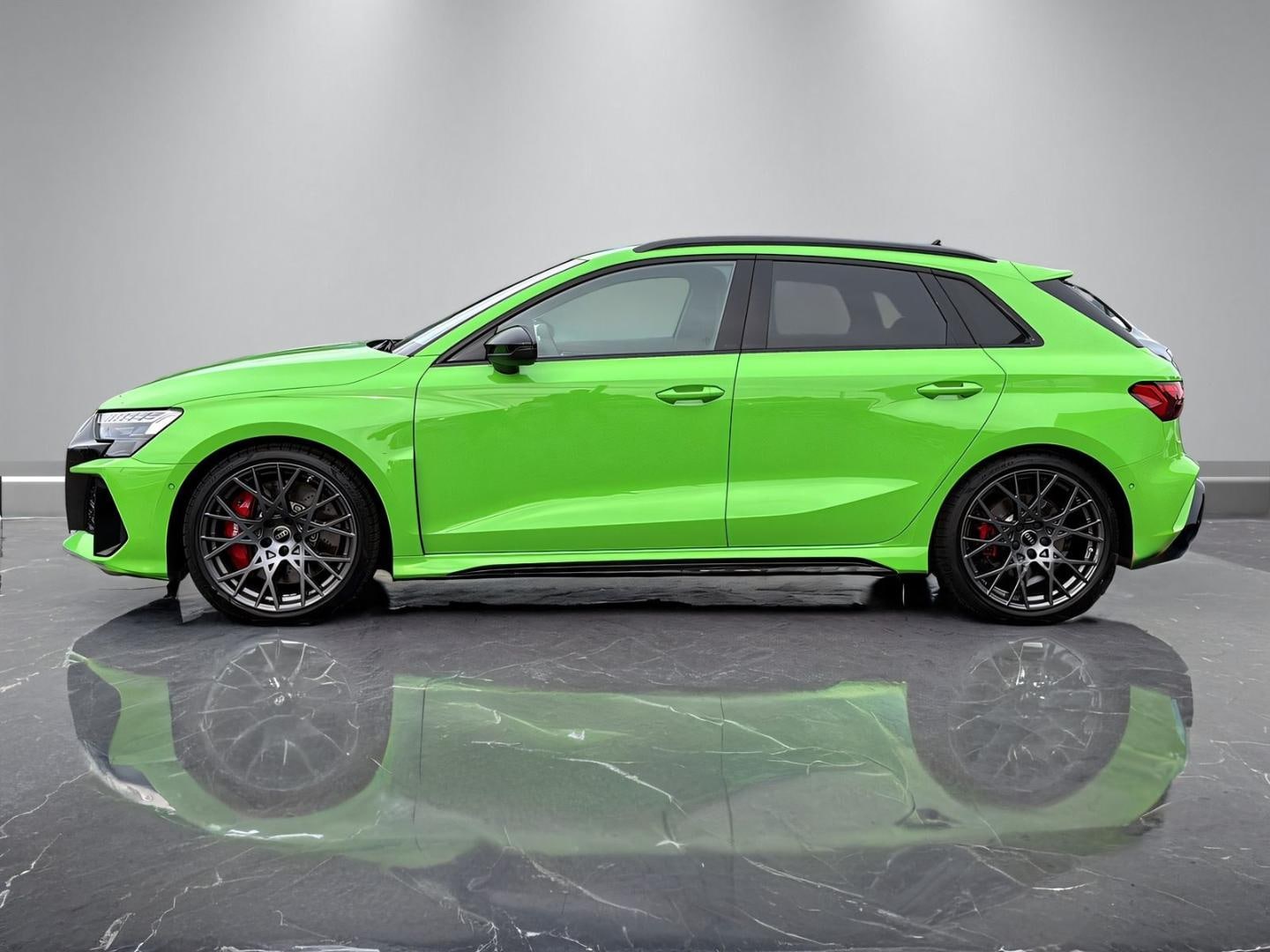 Bild über Audi RS 3 Sportback TFSI quattro S tronic - für weitere Informationen kontaktieren Sie den Audi Partner