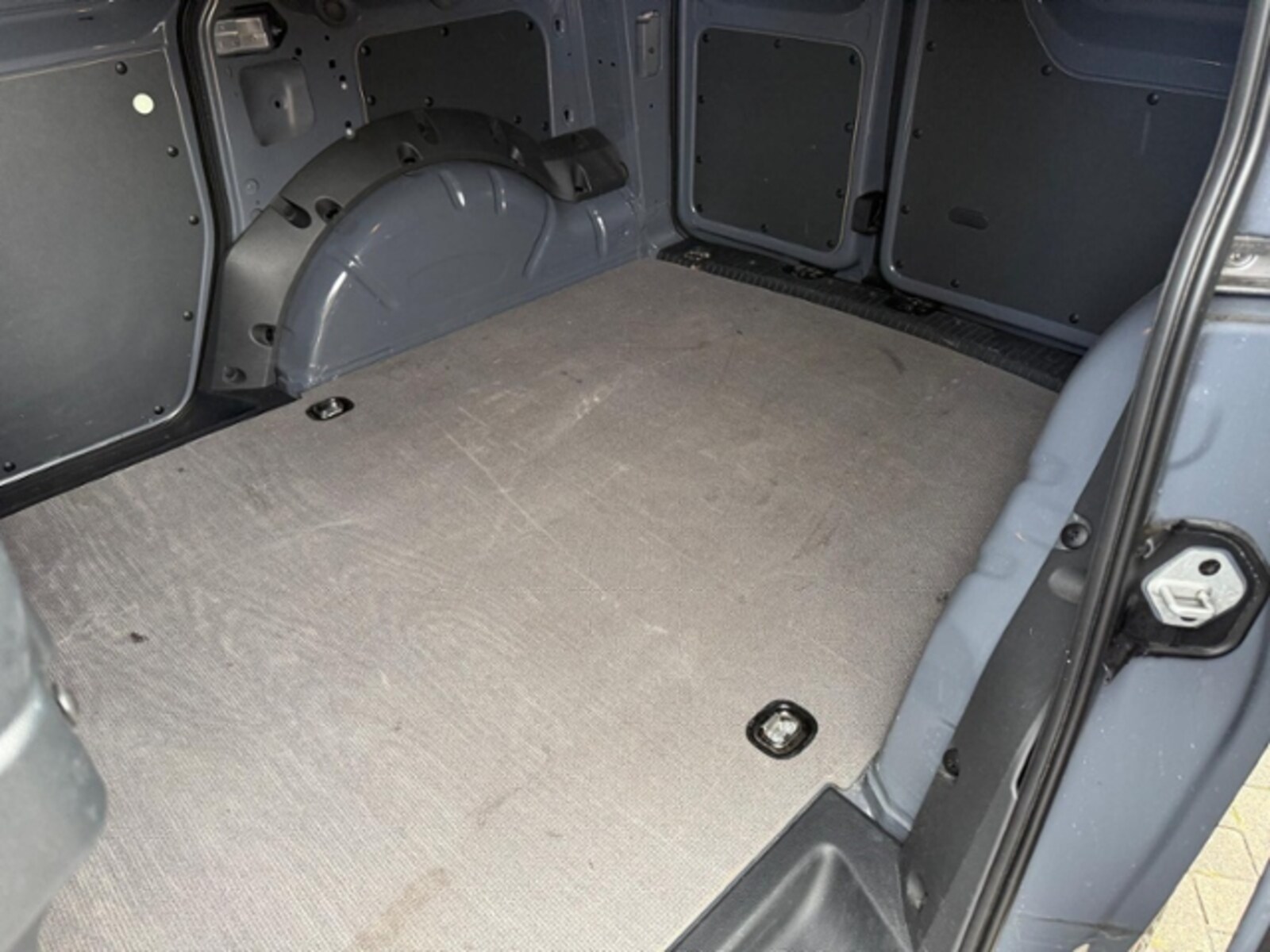 Volkswagen Caddy Cargo – Bild 12