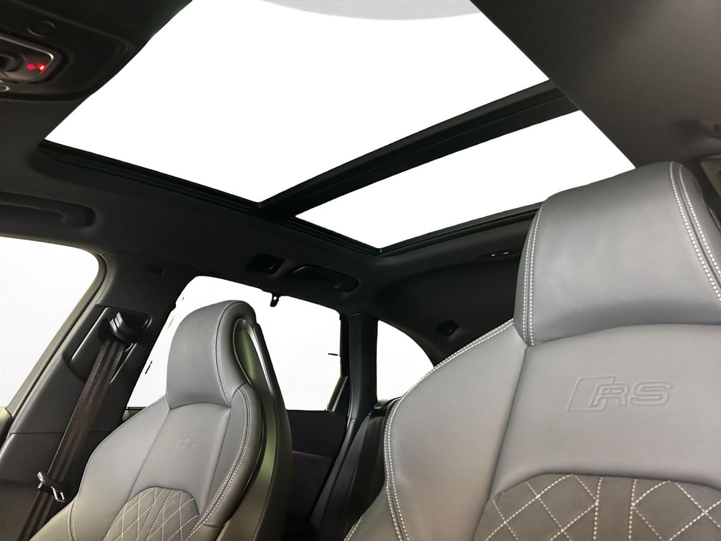 Image about Audi RS 4 Avant TFSI quattro tiptronic