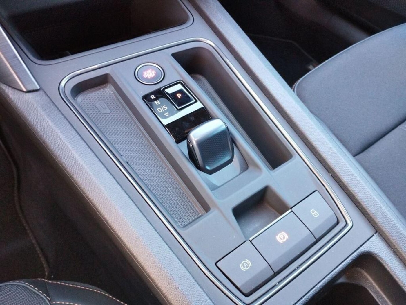 CUPRA Leon Sportstourer 1.5 eTSI Tech Edition DSG 110 kW (150 CV) — photo 12