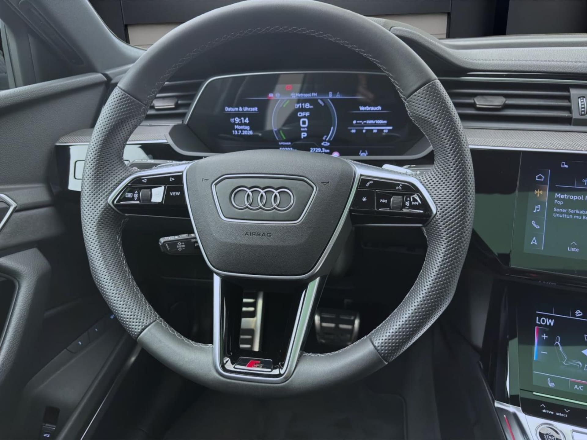 Audi Q8 e-tron S line