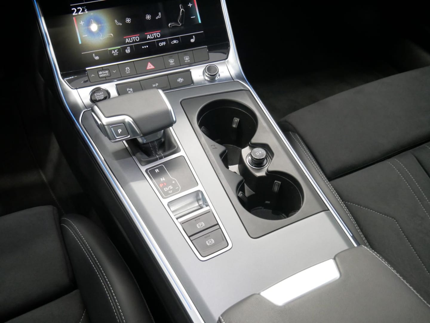 Bild über Audi A6 Avant TFSI e advanced 50 TFSI e quattro S tronic - für weitere Informationen kontaktieren Sie den Audi Partner