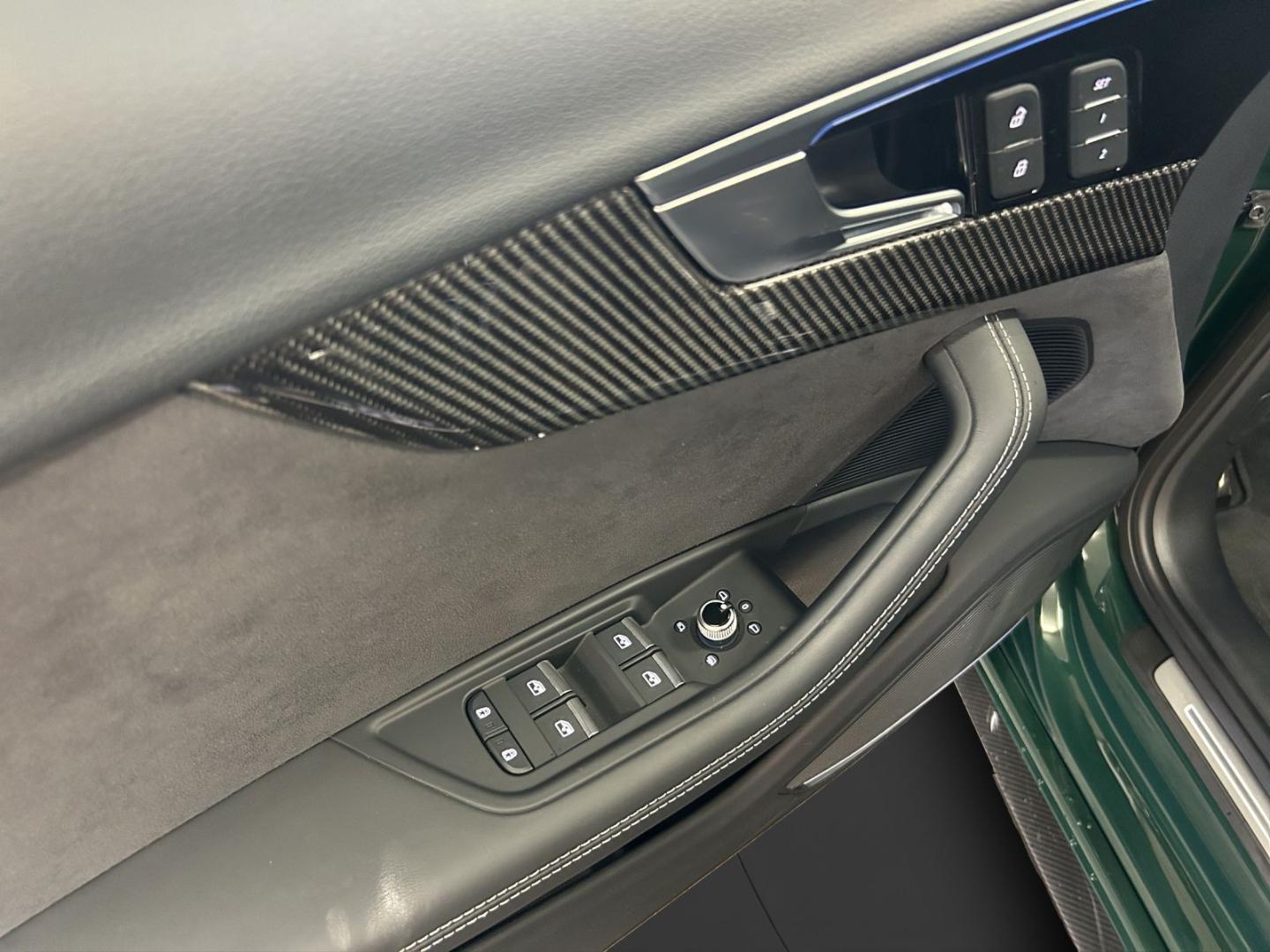 Image about Audi RS 4 Avant TFSI quattro tiptronic
