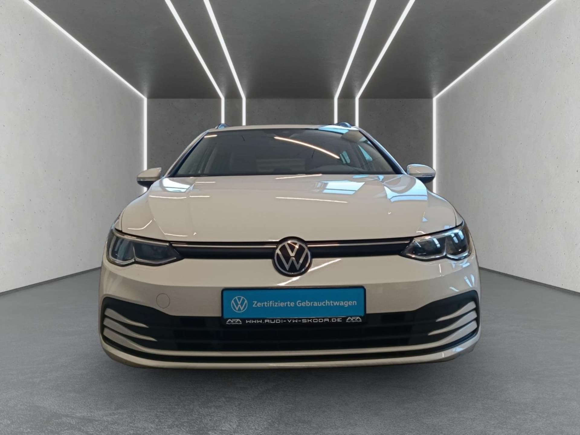 Volkswagen Golf Variant Life