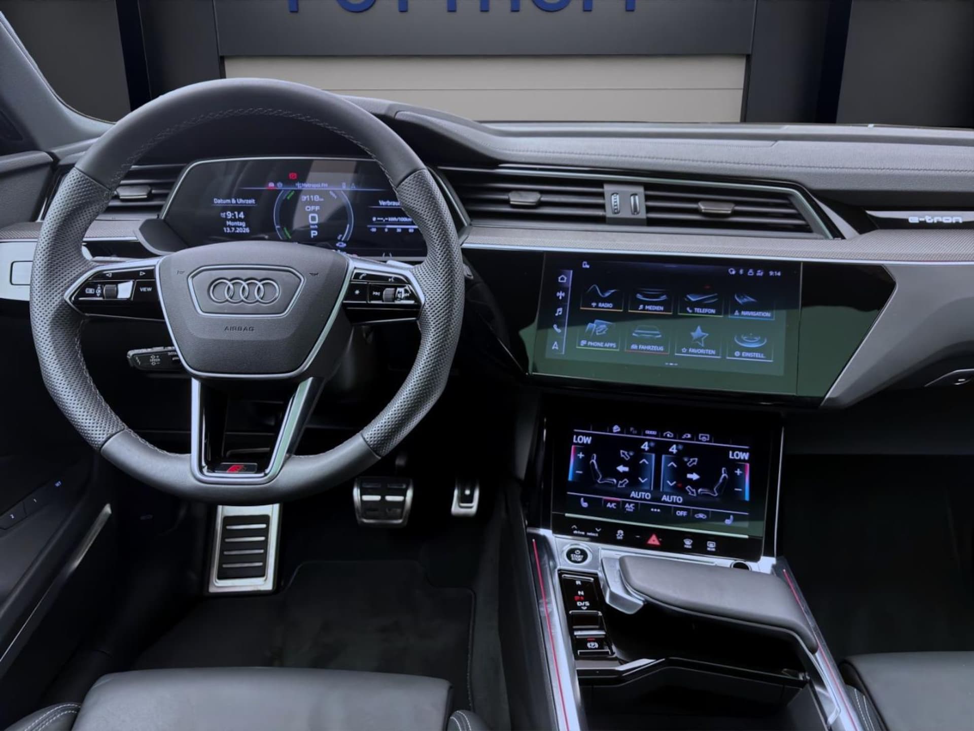 Audi Q8 e-tron S line