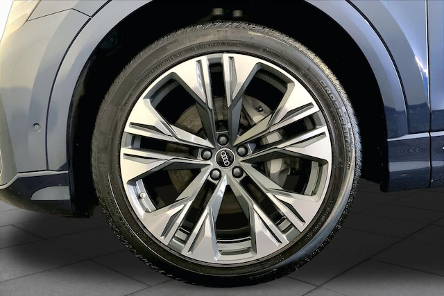 2026 Audi Q8 Premium Plus - Photo 11