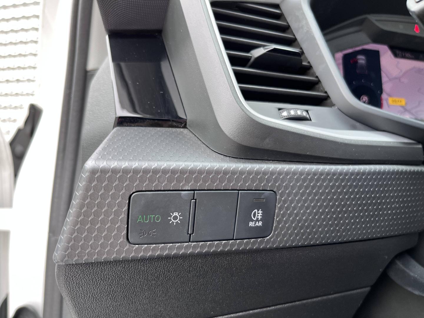 Image about Audi A1 Sportback Business Line 25 TFSI 70 kW (95 ch) 5 vitesses