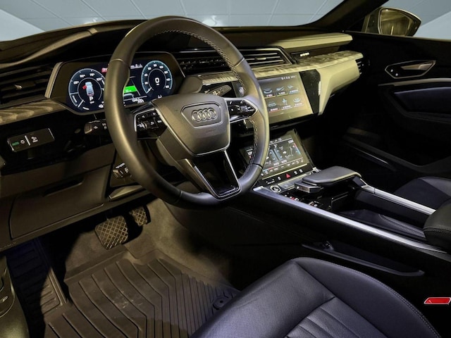 2024 Audi Q8 Sportback e-tron