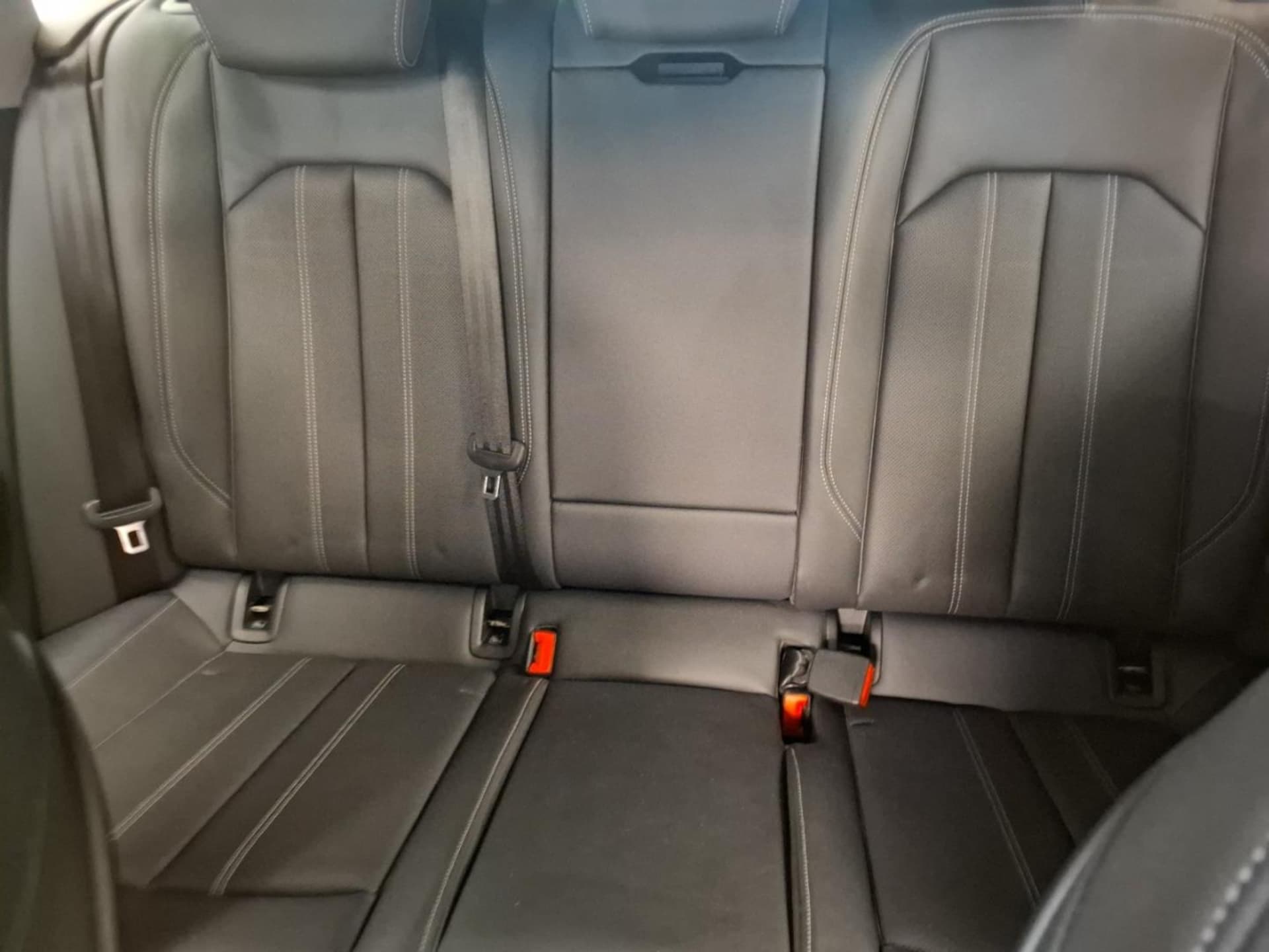 Audi A4 Avant S line