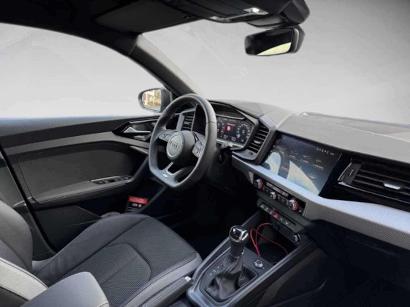 Bild über Audi A1 Sportback S line 30 TFSI S tronic - für weitere Informationen kontaktieren Sie den Audi Partner