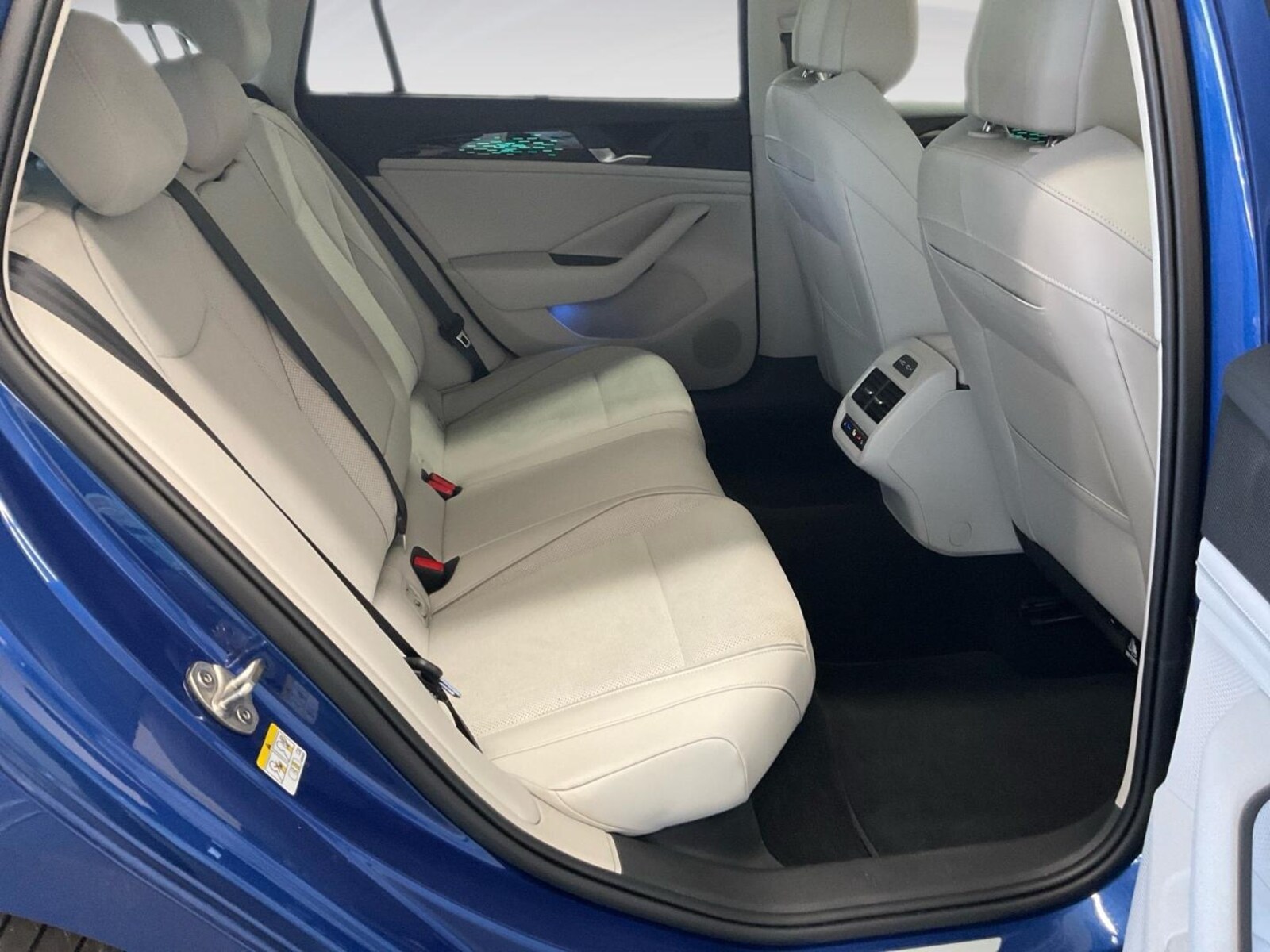 Volkswagen Passat – Bild 10