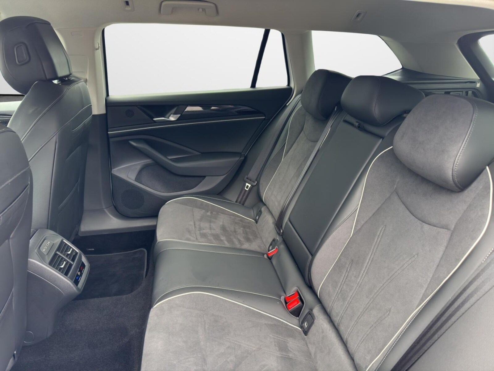 Volkswagen Passat – Bild 12