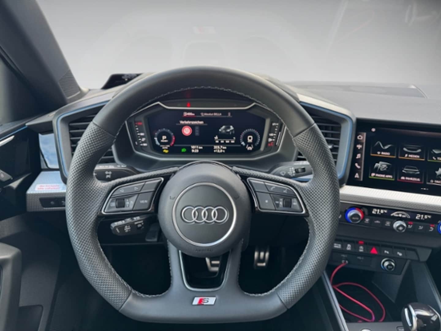 Bild über Audi A1 Sportback S line 30 TFSI S tronic - für weitere Informationen kontaktieren Sie den Audi Partner