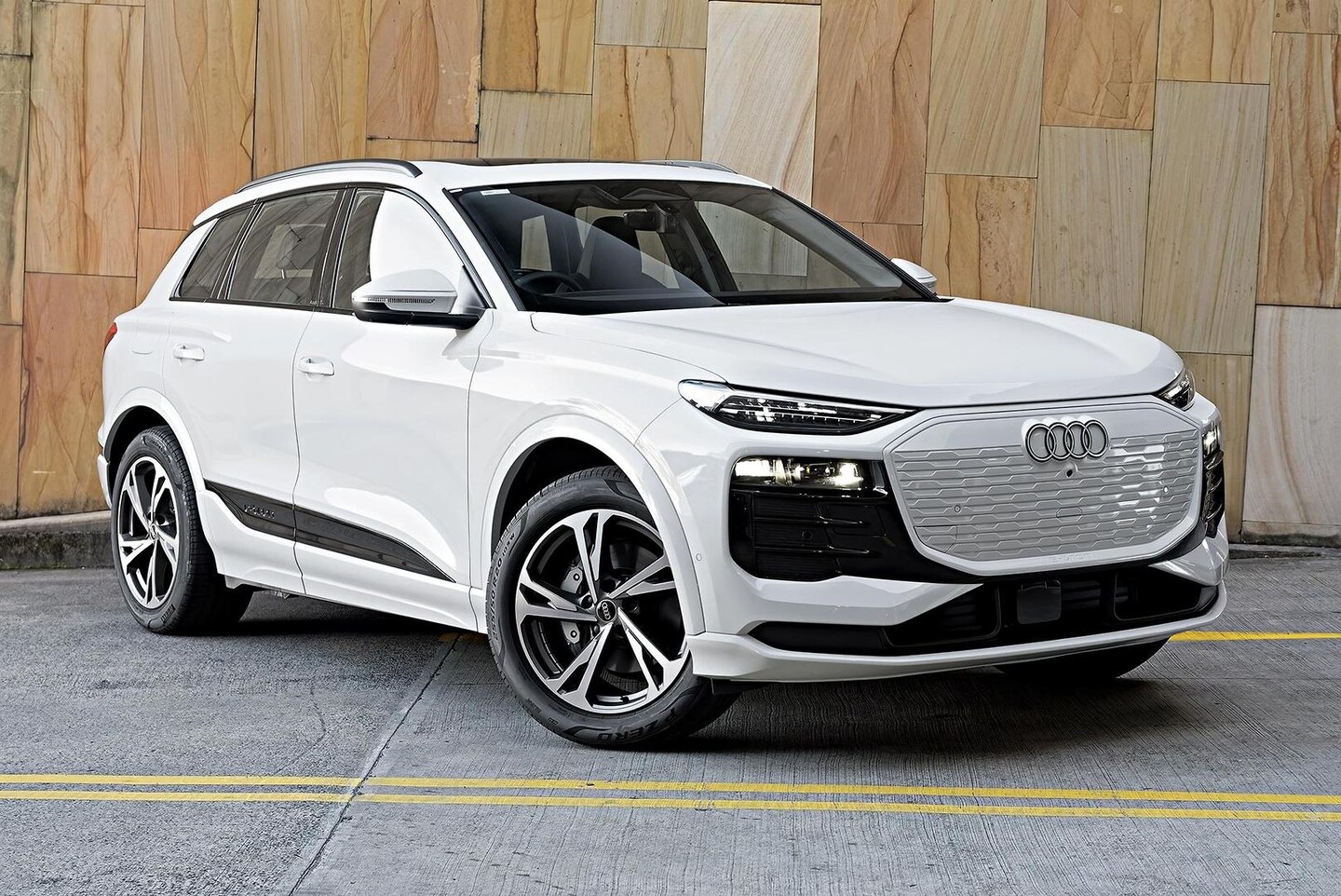 Image about Audi Q6 SUV e-tron e-tron